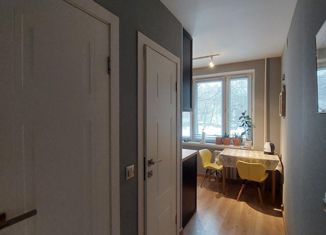 Продам 2-комнатную квартиру, 45.2 м2, Москва, Весенняя улица, 10, Весенняя улица