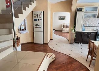 Продается дом, 172 м2, Краснодар, улица Труда, 124, улица Труда