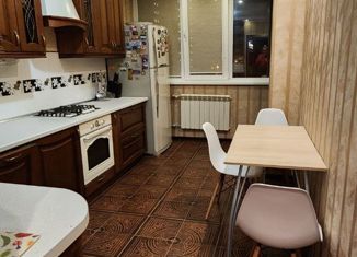 Сдам в аренду 3-ком. квартиру, 60 м2, Краснодар, улица Новаторов, 23, улица Новаторов
