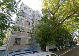 Продается 4-ком. квартира, 80 м2, Элиста, 2-й микрорайон, 33, 2-й микрорайон