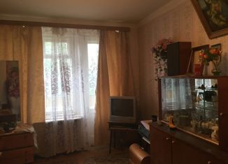 Продам 2-комнатную квартиру, 41.3 м2, Ивангород, улица Котовского, 8