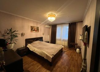 Продам 3-комнатную квартиру, 90 м2, Краснодарский край, улица Героев-Разведчиков, 30