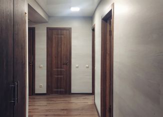 Продается 3-комнатная квартира, 73.6 м2, поселок городского типа Стройкерамика, улица Академика Дмитрия Козлова, 8