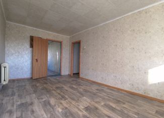 Продажа двухкомнатной квартиры, 45 м2, Волжский, улица имени Генерала Карбышева, 68