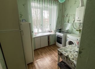 Продается четырехкомнатная квартира, 60 м2, Бор, улица Победы, 10