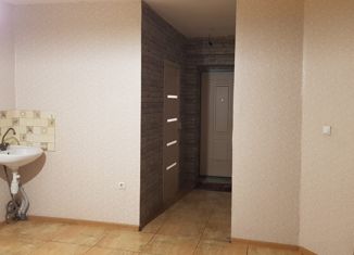 Продаю 1-ком. квартиру, 44.4 м2, поселок городского типа Емельяново, Почтовый переулок, 7А