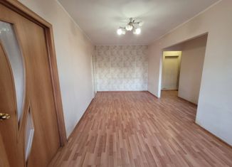 Продается двухкомнатная квартира, 45 м2, поселок городского типа Белоярский, улица Горем-35, 2А