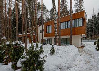 Продается дом, 230 м2, село Жаворонки, улица 30 лет Октября