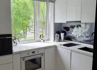 4-комнатная квартира на продажу, 62.6 м2, Дальнегорск, проспект 50 лет Октября, 67