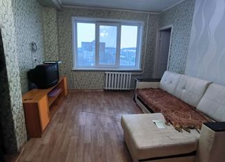 Трехкомнатная квартира в аренду, 56 м2, Ачинск, 7-й микрорайон, 1