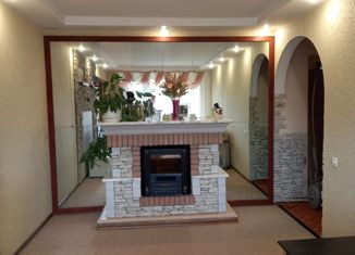 Продам трехкомнатную квартиру, 60 м2, Зеленогорск, улица Строителей, 17