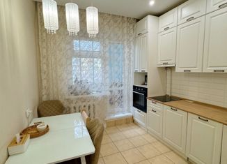 Продам 4-комнатную квартиру, 88.3 м2, Якутск, улица Короленко, 28, Центральный округ