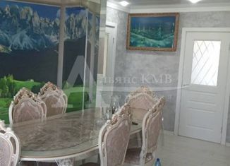 Продаю 4-ком. квартиру, 75.3 м2, Георгиевск, улица Тронина, 10