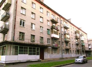 Продаю двухкомнатную квартиру, 43.5 м2, Ломоносов, Еленинская улица, 31