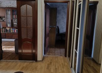 Сдается четырехкомнатная квартира, 70 м2, Курская область, улица Кати Зеленко, 6А