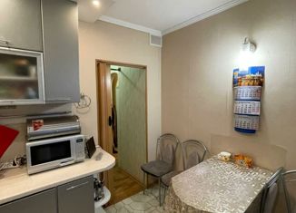 Продам двухкомнатную квартиру, 44 м2, Тюменская область, микрорайон 8А, 22