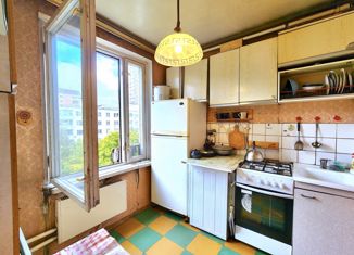 Продам трехкомнатную квартиру, 52 м2, Москва, Флотская улица, 13к2, метро Речной вокзал