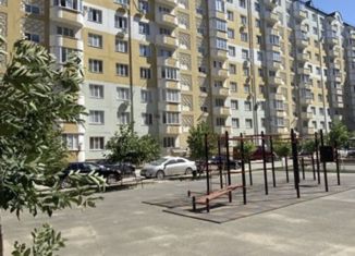 Продаю двухкомнатную квартиру, 77 м2, Каспийск, Кавказская улица, 18, ЖК Стройко