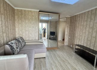 Продаю 2-комнатную квартиру, 50 м2, село Хороль, Ленинская улица, 112