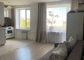 Продаю 3-ком. квартиру, 57 м2, Петергоф, Ропшинское шоссе, 3