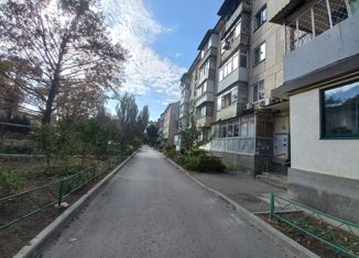 Продаю 3-ком. квартиру, 53.9 м2, Симферополь, улица Гагарина, 16А, Железнодорожный район