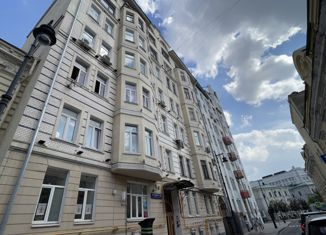 Продается 4-комнатная квартира, 182 м2, Москва, Калашный переулок, 4, метро Арбатская