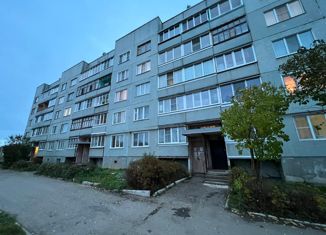 Продам двухкомнатную квартиру, 52.5 м2, Псковская область, Мебельная улица, 11