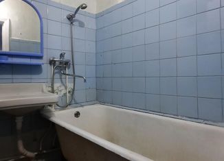 Продается 3-ком. квартира, 56.6 м2, поселок городского типа Красные Баррикады, улица Мира, 1