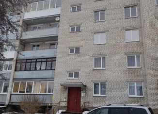 Продаю 4-ком. квартиру, 76.6 м2, Черняховск, Калининградская улица, 29