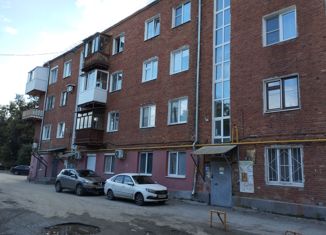 Продаю трехкомнатную квартиру, 84.5 м2, Екатеринбург, метро Машиностроителей, Кировградская улица, 7