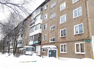 Трехкомнатная квартира на продажу, 61 м2, Соликамск, Северная улица, 53