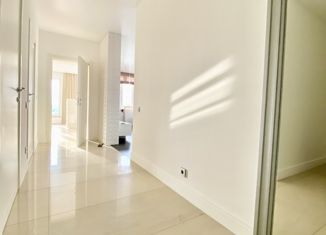 Продается трехкомнатная квартира, 105 м2, Калининградская область, улица Куйбышева, 40