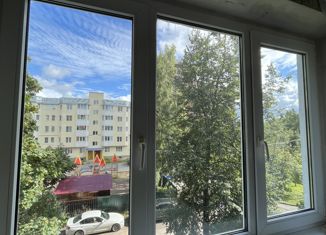 Продаю 2-ком. квартиру, 54.1 м2, Коммунар, Гатчинская улица, 8