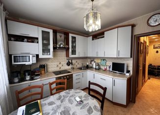 Продаю трехкомнатную квартиру, 79 м2, Москва, улица Героев Панфиловцев, 7к5, район Северное Тушино