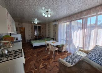 Сдается в аренду комната, 20 м2, Феодосия, Народная улица, 18