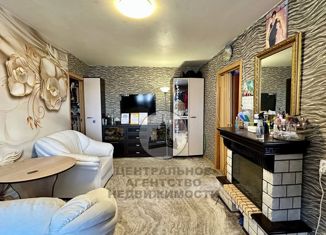 Четырехкомнатная квартира на продажу, 60.7 м2, Хабаровский край, проспект Победы, 30