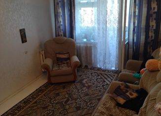 Продажа 2-комнатной квартиры, 47.6 м2, Артёмовский, улица Полярников, 33