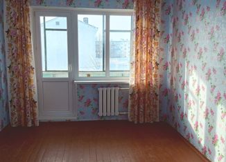 Продаю двухкомнатную квартиру, 43 м2, поселок городского типа Джалиль, улица Ахмадиева, 25