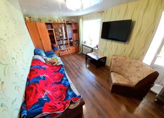 Продам 3-ком. квартиру, 77.2 м2, Великий Устюг, улица Неводчикова, 70