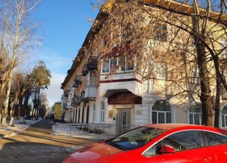 Продам трехкомнатную квартиру, 95 м2, Краснокамск, Большевистская улица, 1