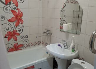 Продается двухкомнатная квартира, 47 м2, поселок городского типа Светлый, улица Лопатина, 2