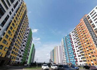 Продаю 2-комнатную квартиру, 38 м2, Уфа, ЖК 8 Марта, улица Асхата Мирзагитова, 10