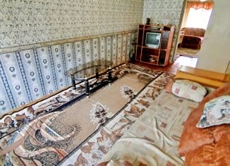 Продам двухкомнатную квартиру, 44 м2, Комсомольск-на-Амуре, Интернациональный проспект, 30