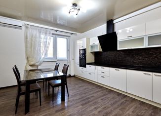 Продаю трехкомнатную квартиру, 123 м2, Краснодар, улица Монтажников, 14, улица Монтажников