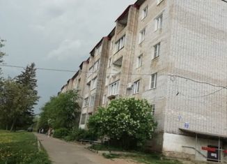 Продажа трехкомнатной квартиры, 65.5 м2, поселок городского типа Парфино, улица Космонавтов, 6А