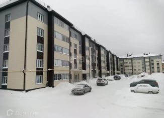 Продам двухкомнатную квартиру, 55.4 м2, поселок городского типа Уренгой, 1-й микрорайон, 8