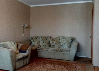 Продам 2-ком. квартиру, 47.5 м2, поселок городского типа Джалиль, улица Ахмадиева, 31