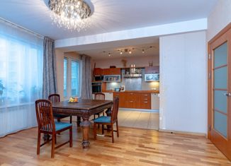 Продам трехкомнатную квартиру, 105.9 м2, Санкт-Петербург, улица Одоевского, 28, метро Приморская