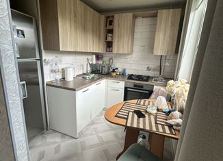 Продам 2-комнатную квартиру, 43 м2, Екатеринбург, улица Победы, 18, метро Машиностроителей