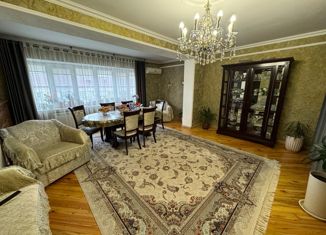 Продается 3-комнатная квартира, 80 м2, Махачкала, улица Габитова, 14Г, Ленинский район